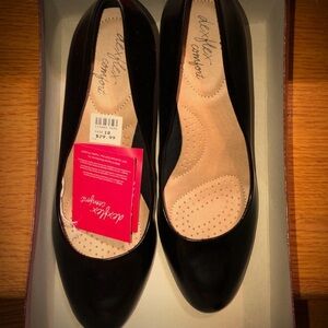 3/$20 💵 Women’s black Dexflex high heel shoes.